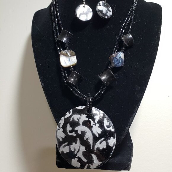 Multi Rows Black Beaded necklace with Round Shell Pendant and Matching Earrings - Picture 3 of 11
